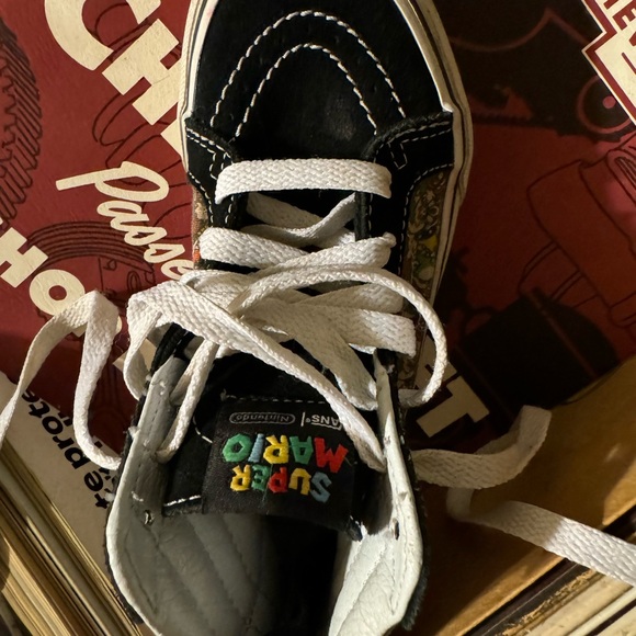 VANS high-top Mario Bros. GAME OVER shoes, great shape. Youth size 11 US/27.5 UK - Picture 6 of 7